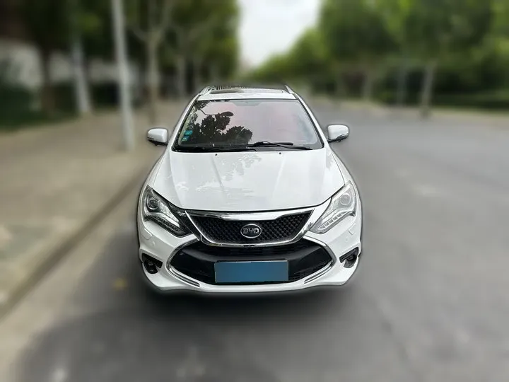 BYD TANG 2.0T 205HP L4 6DCT PHEV 2015