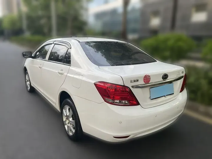 BYD E5 BEV 43KWH 2017