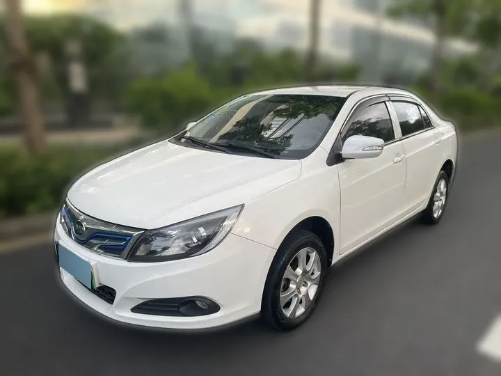 BYD E5 BEV 43KWH 2017