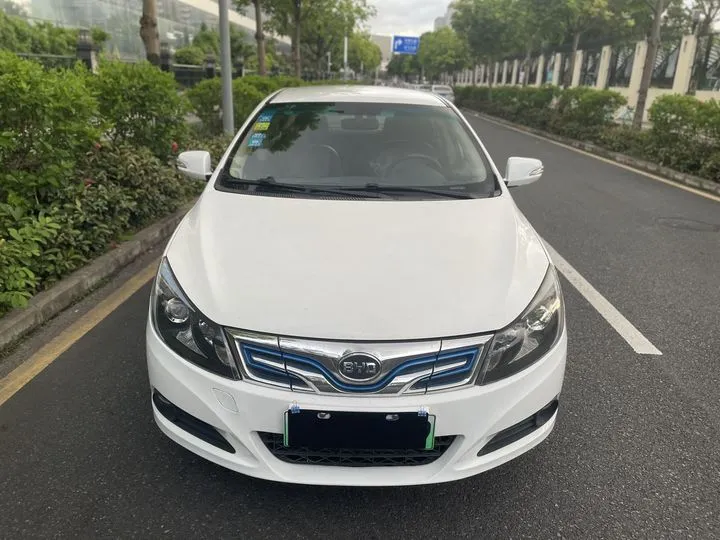 BYD E5 BEV 43KWH 2017