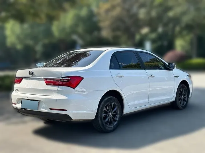 BYD QIN 1.5L 109HP L4 CVT 2019