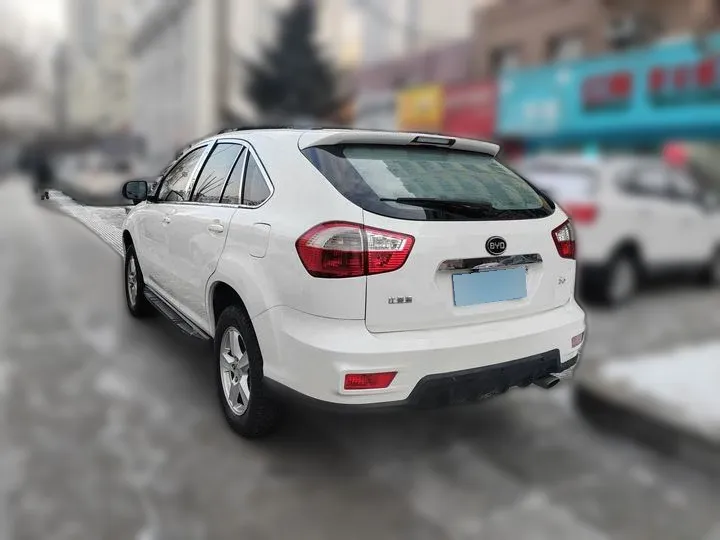 BYD S6 2.0L 140HP L4 5MT 2013