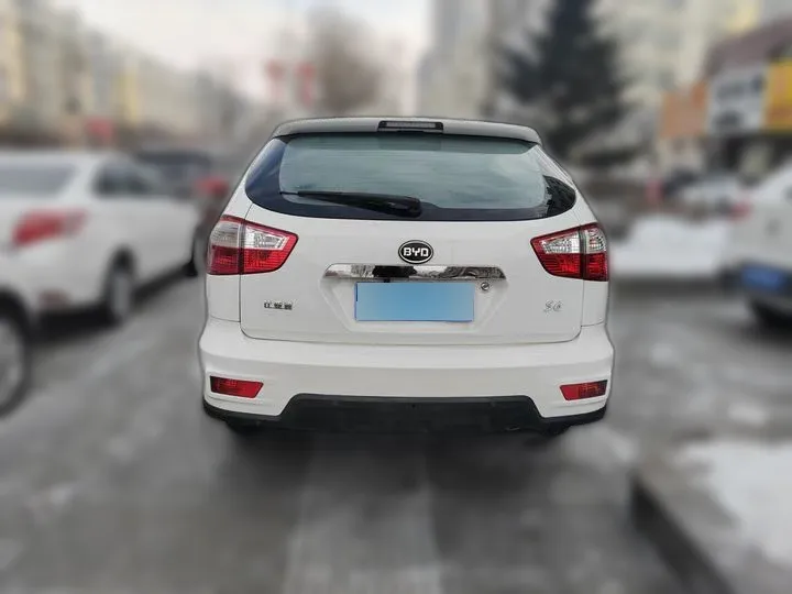 BYD S6 2.0L 140HP L4 5MT 2013