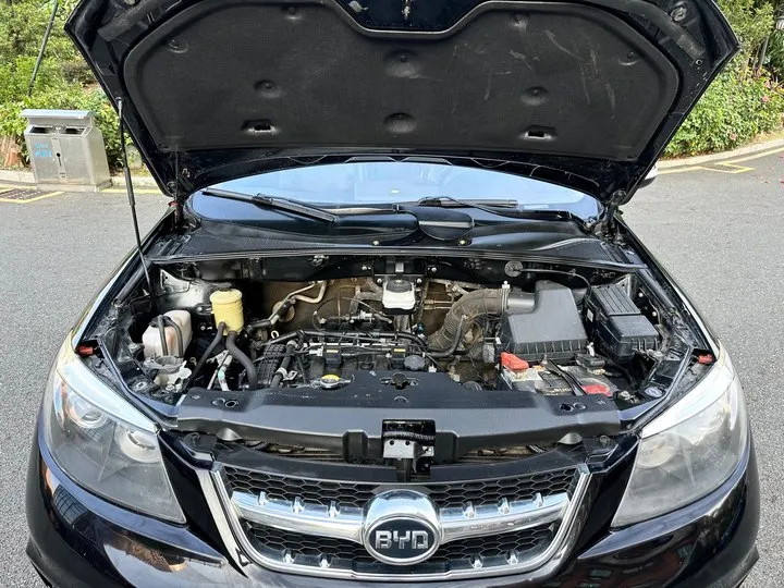 BYD S6 2.0L 140HP L4 5MT 2013