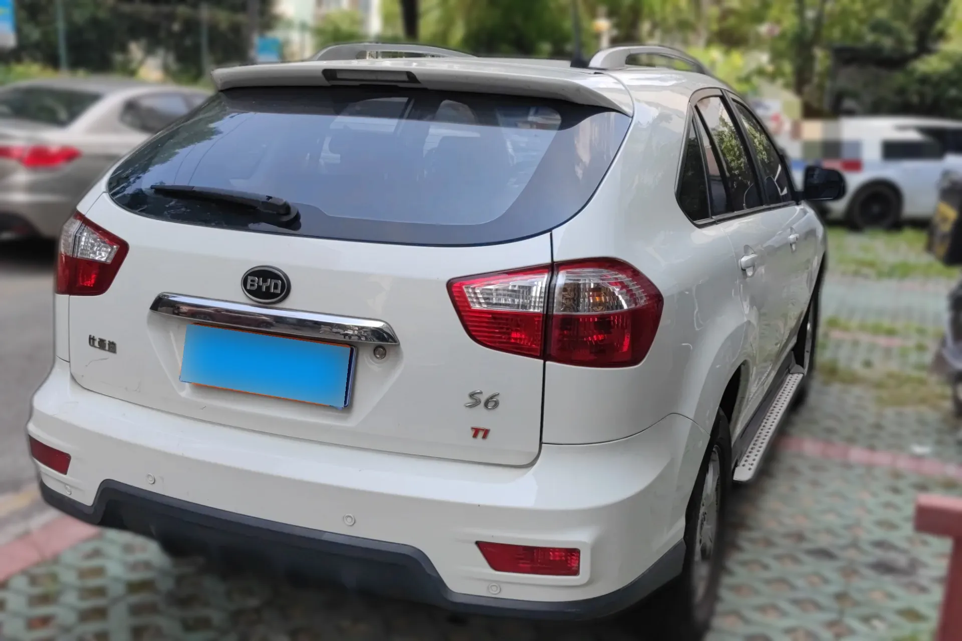 BYD S6 1.5T 154HP L4 6MT 2014