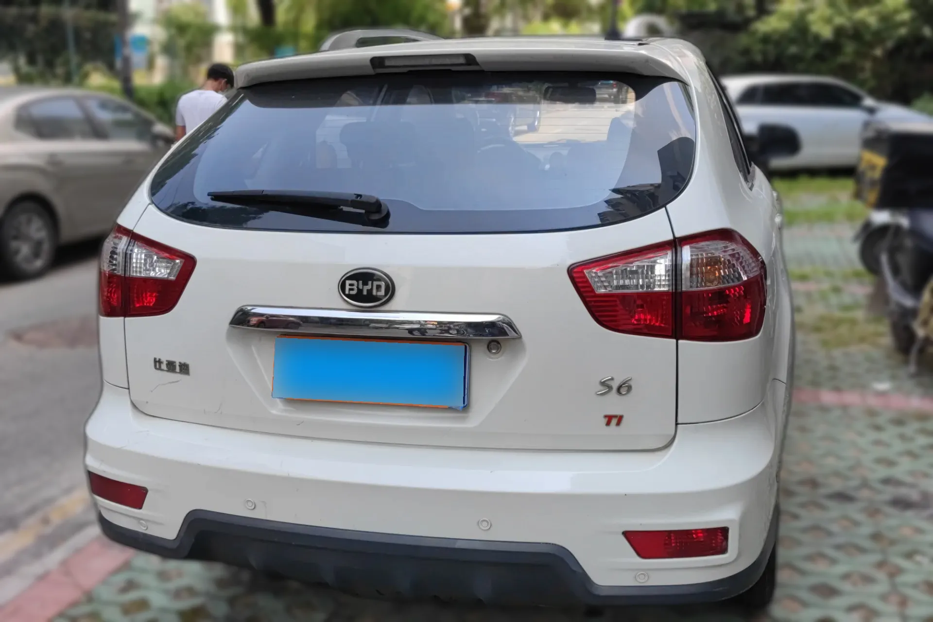 BYD S6 1.5T 154HP L4 6MT 2014