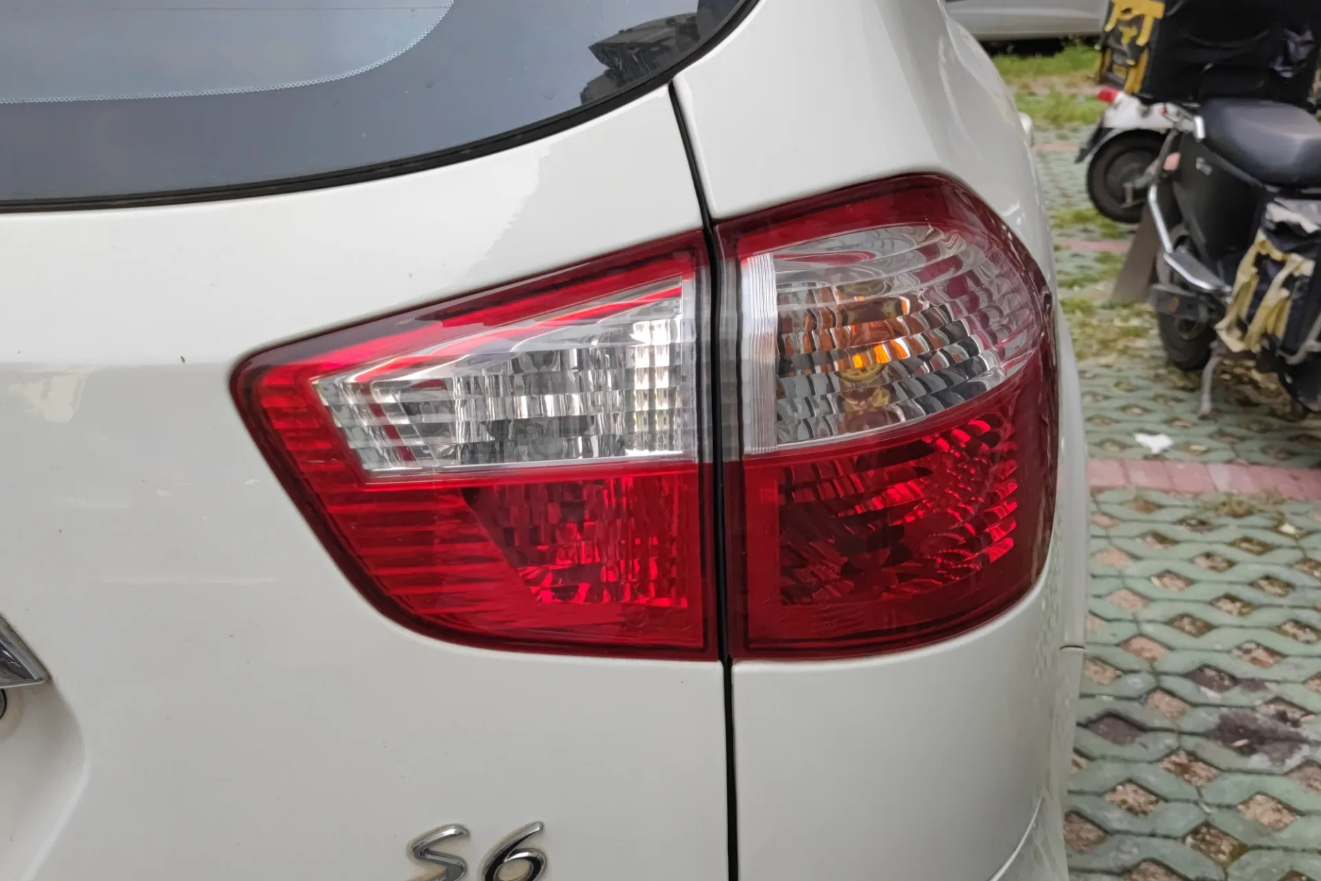 BYD S6 1.5T 154HP L4 6MT 2014