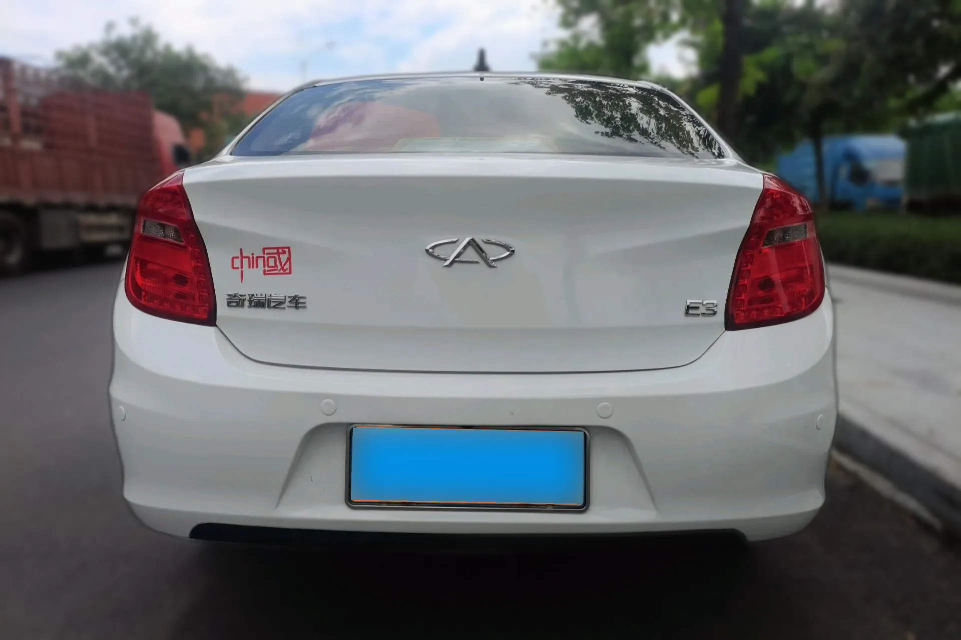 CHERY E3 1.5L 109HP L4 5MT 2013