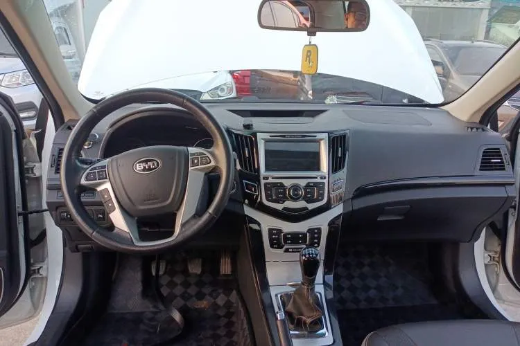 BYD SURUI 1.5L 109HP L4 5MT 2014