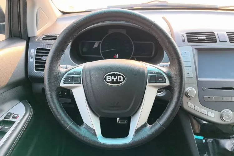 BYD S6 2.0L 140HP L4 5MT 2013