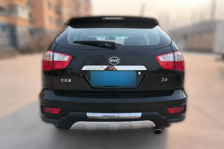 BYD S6 2.0L 140HP L4 5MT 2013