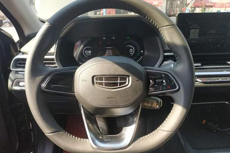 GEELY EMGRAND 1.5L 114HP L4 5MT 2022